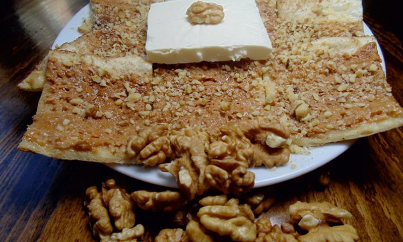 52. Tahin Ceviz Kaymaklı
